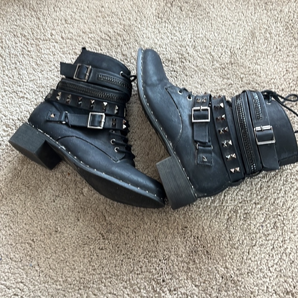 MOCA Booties - Picture 4 of 7